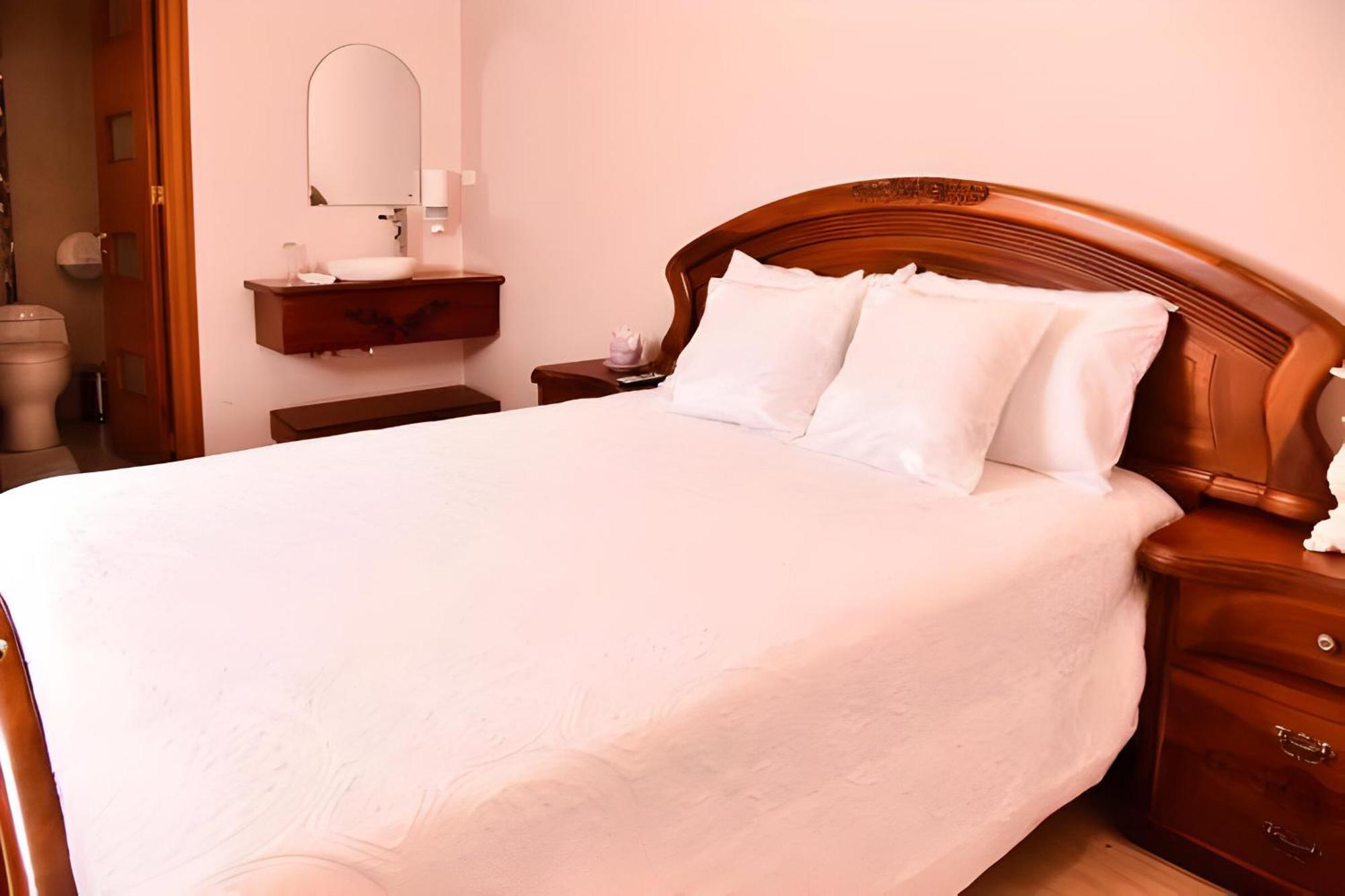 Hotel Boutique Casa Ruth En Куенка Екстериор снимка