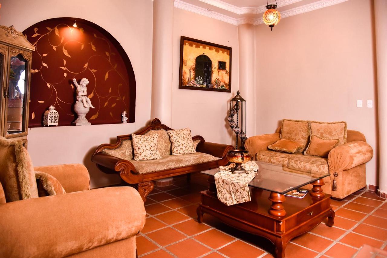 Hotel Boutique Casa Ruth En Куенка Екстериор снимка